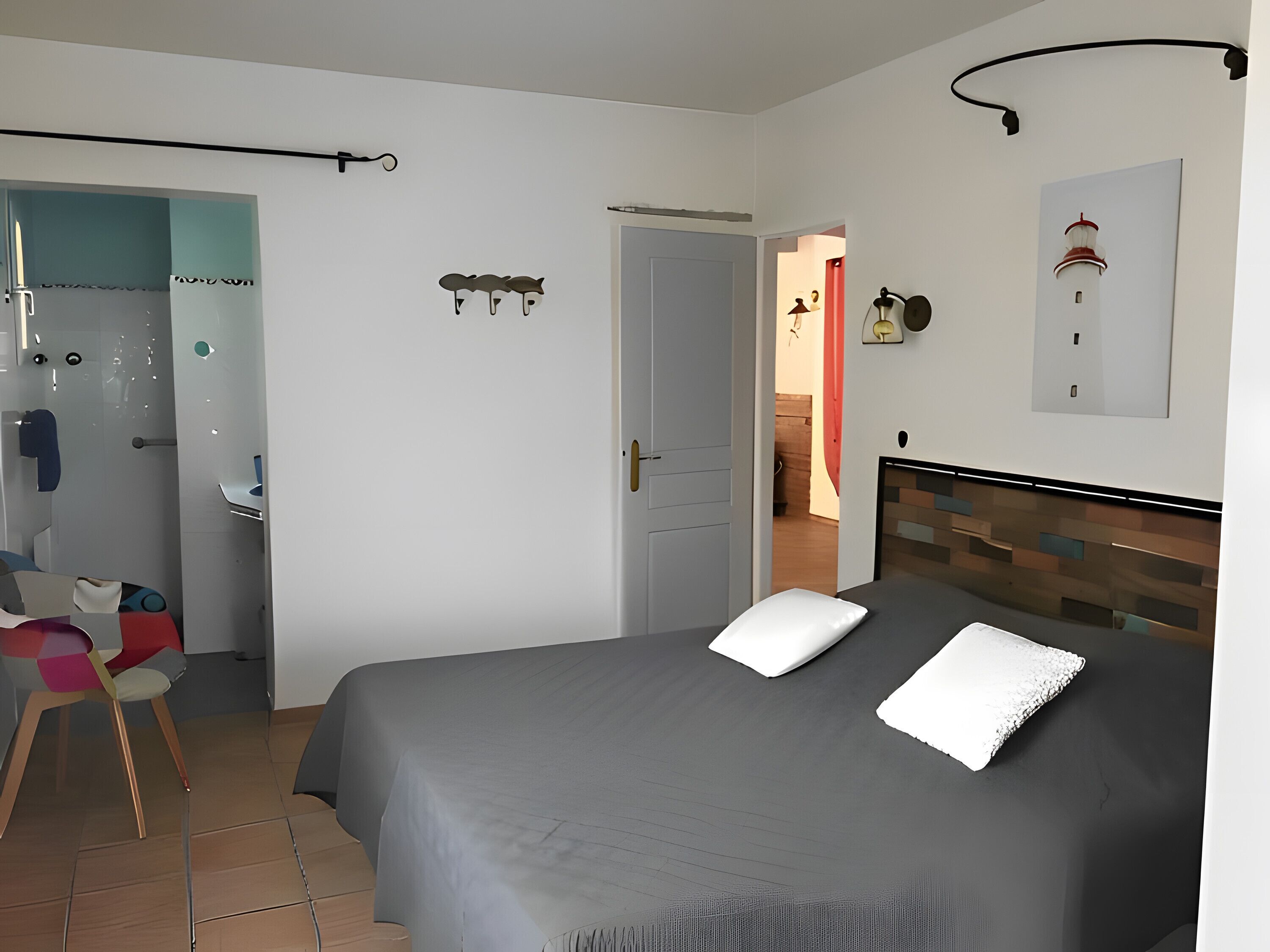 2 chambres, fer et planche à repasser, Wi-Fi, draps fournis