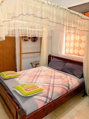 Economy Double Room | Desk, free WiFi