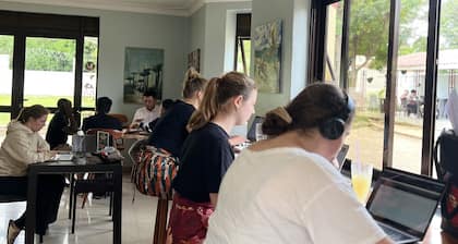 MISSIONS CAFE & GUESTHOUSE