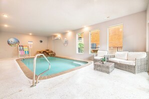 Alberca techada y alberca climatizada