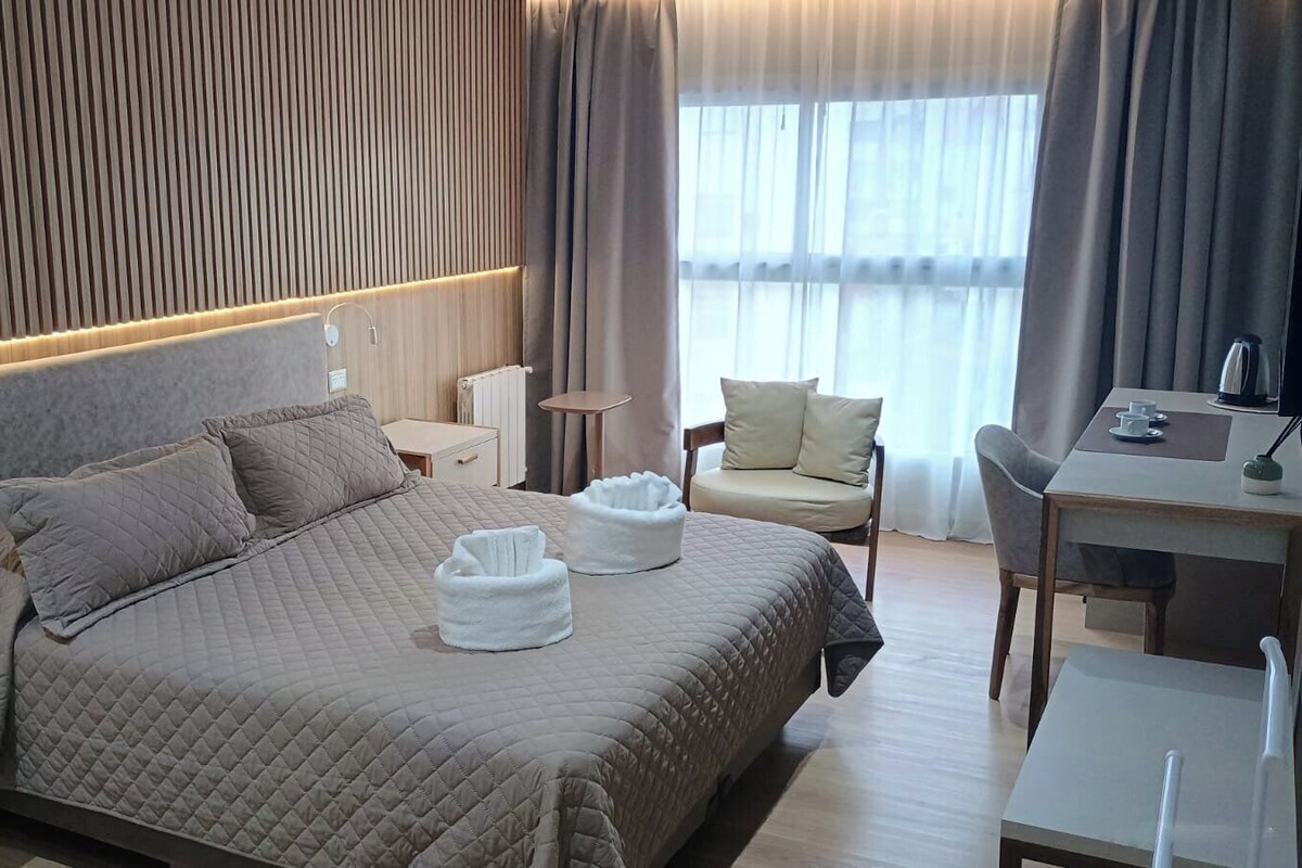 Superior Room | In-room safe, desk, cribs (free), WiFi (free)