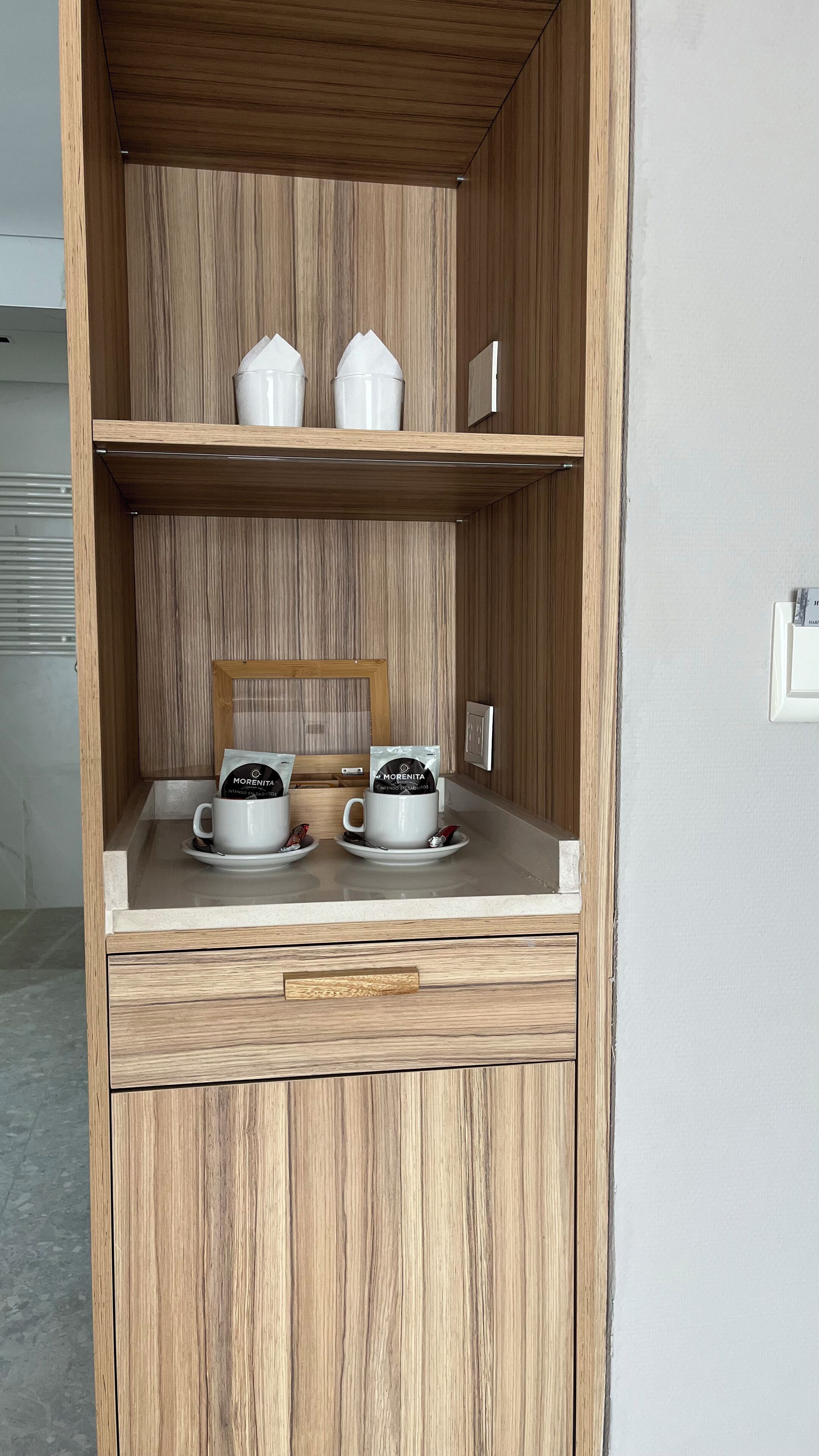 Caja de seguridad en la habitación, escritorio y wifi gratis 