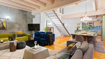 House (6 Bedrooms) | Interior