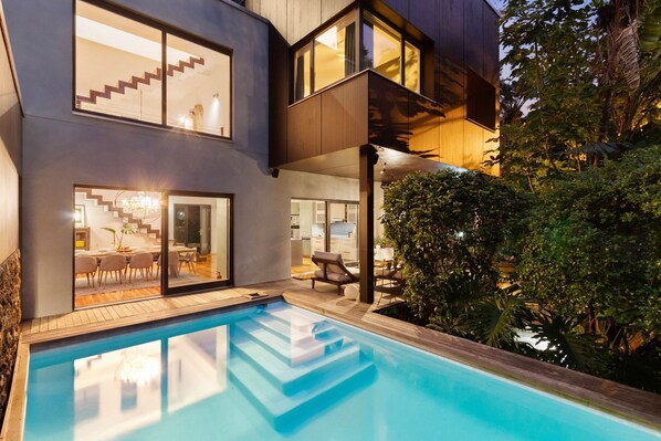 House (6 Bedrooms) | Interior