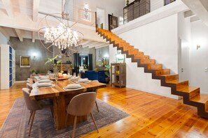 House (5 Bedrooms) | Interior