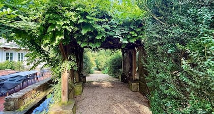 2 minutes to the Upperville Horse Show