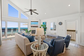 Nhà, nhiều giường (Dolphin House) | Khu phòng khách