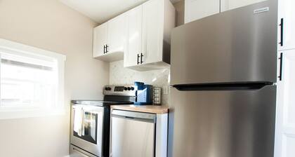 Charming apartment near Parkview Stadium in Fort Wayne