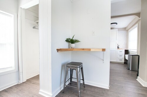 Charming apartment near Parkview Stadium in Fort Wayne