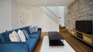 Apartment, Balcony | Living area - Greenwich Link Residence (London)