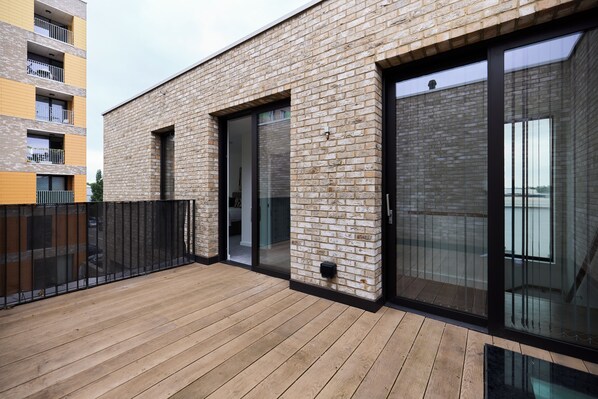 Apartment, Balcony | Balcony - Greenwich Link Residence (London)