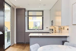 Apartment, Balcony | Private kitchen