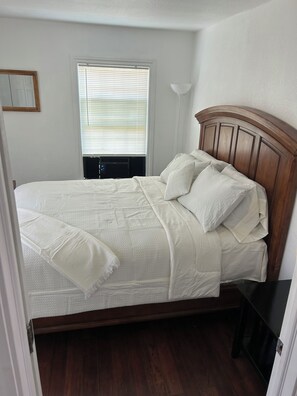 4 bedrooms, iron/ironing board, travel cot, free WiFi