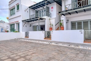 Exterior - El Charcón A • 10 meters to the beach • LVH (Arrieta)