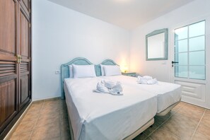 2 bedrooms, desk, iron/ironing board, travel crib