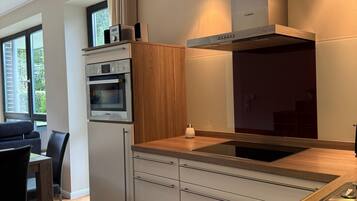 Kühlschrank, Ofen, Herdplatte, Geschirrspüler