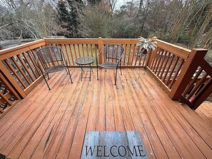 Terrace/patio - Stylish Modern Apt Near Northside Hospital (Cumming)