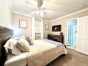 1 bedroom, iron/ironing board, WiFi, bed sheets - Stylish Modern Apt Near Northside Hospital (Cumming)