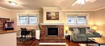 Stylish Modern Apt Near Northside Hospital