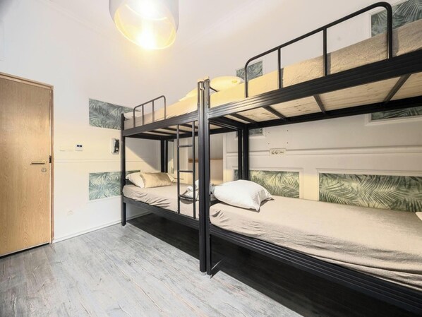 Room, 1 Bedroom, Smoking, City View | 1 bilik tidur