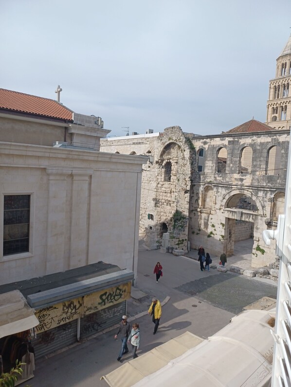 غرفة - غرفة نوم واحدة - للمدخنين - منظر للمدينة | المنشأة من الخارج