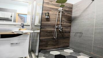 Room, 1 Bedroom, Smoking, City View | Bathroom