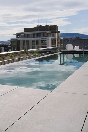 Seasonal outdoor pool - KORA KILIKI (Pamplona)