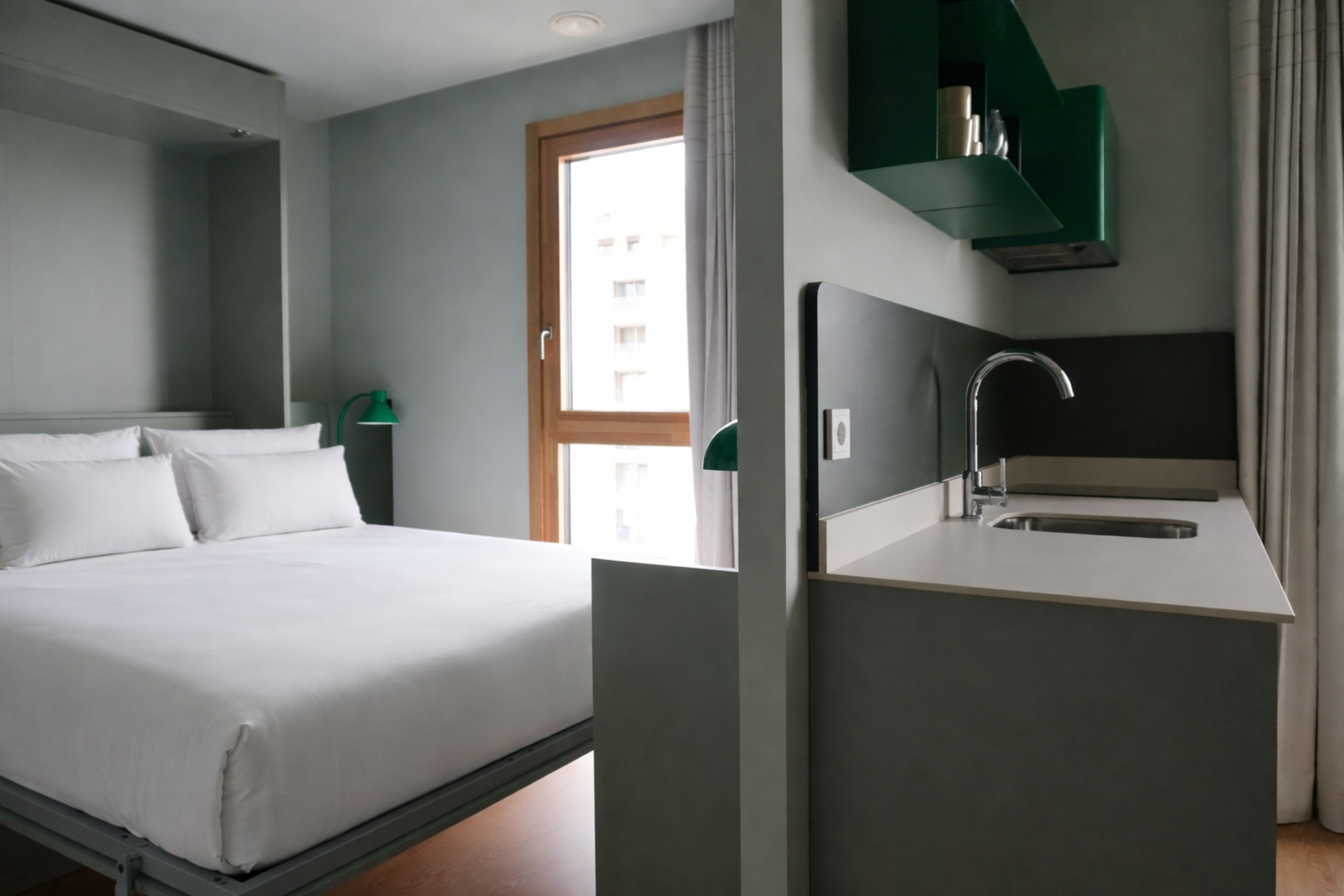 Studio Basic - utsikt mot staden | Sängtillbehör av högsta kvalitet och duntäcken