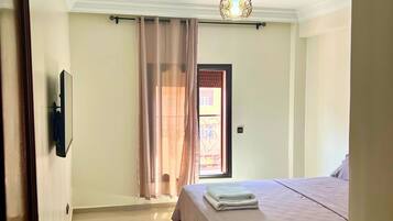 2 Schlafzimmer, BĂŒgeleisen/BĂŒgelbrett, kostenloses WLAN, BettwĂ€sche