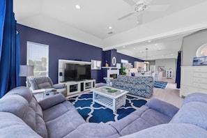 Smart TV, fireplace
