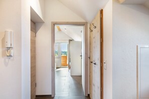 Interior - Apartment 'Fernsicht' with Shared Garden, Balcony and Wi-Fi (Bad Griesbach im Rottal)