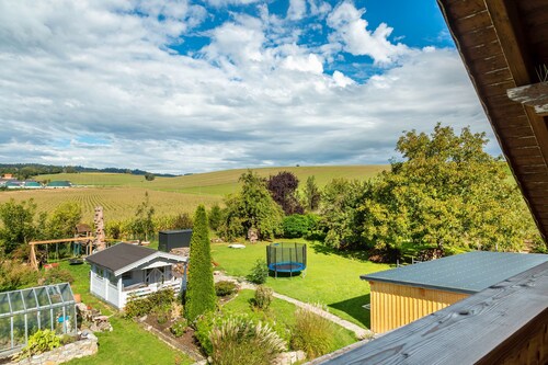 Apartment 'Fernsicht' mit Gemeinschaftsgarten, Balkon und WLAN
