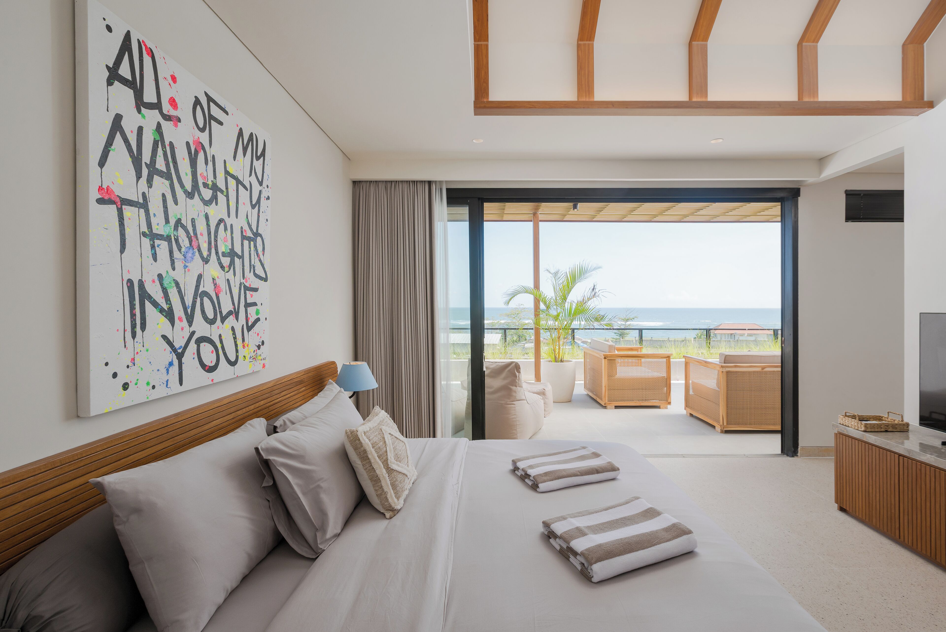 Desk, laptop workspace, free WiFi, bed sheets