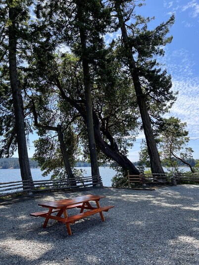 Studio Cottage (Duplex) on Waterfront Property with Beach Access - Sleeps 2