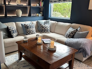 Cottage | Living area