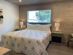 2 bedrooms, iron/ironing board, bed sheets