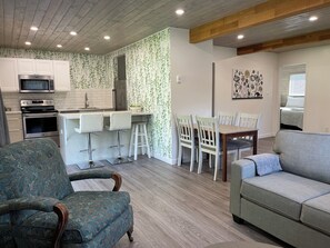 Living area - Cottage 4& 5 with Waterfront and Beach Access (Sooke)