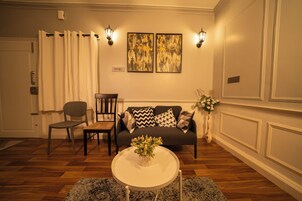 Luksus-villa | Stue | 52-tommers LED-tv med satellitkanaler