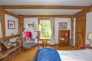 4 habitaciones, escritorio, tabla de planchar con plancha y wifi gratis 