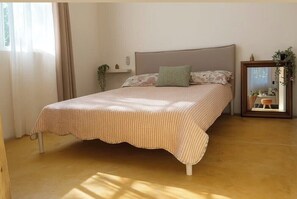 1 室のベッドルーム、WiFi、ベッドシーツ