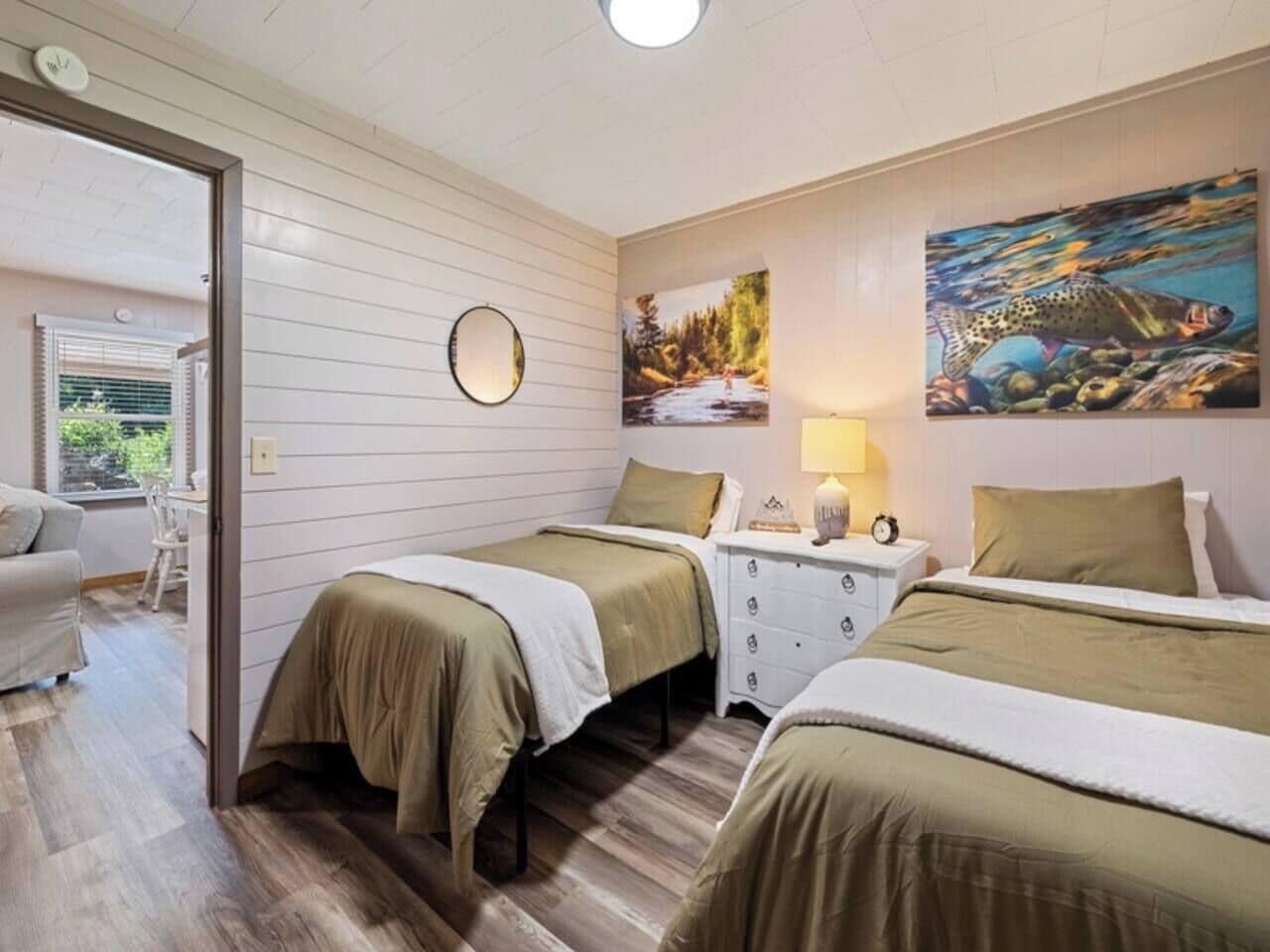 2 chambres, fer et planche à repasser, Wi-Fi gratuit, draps fournis