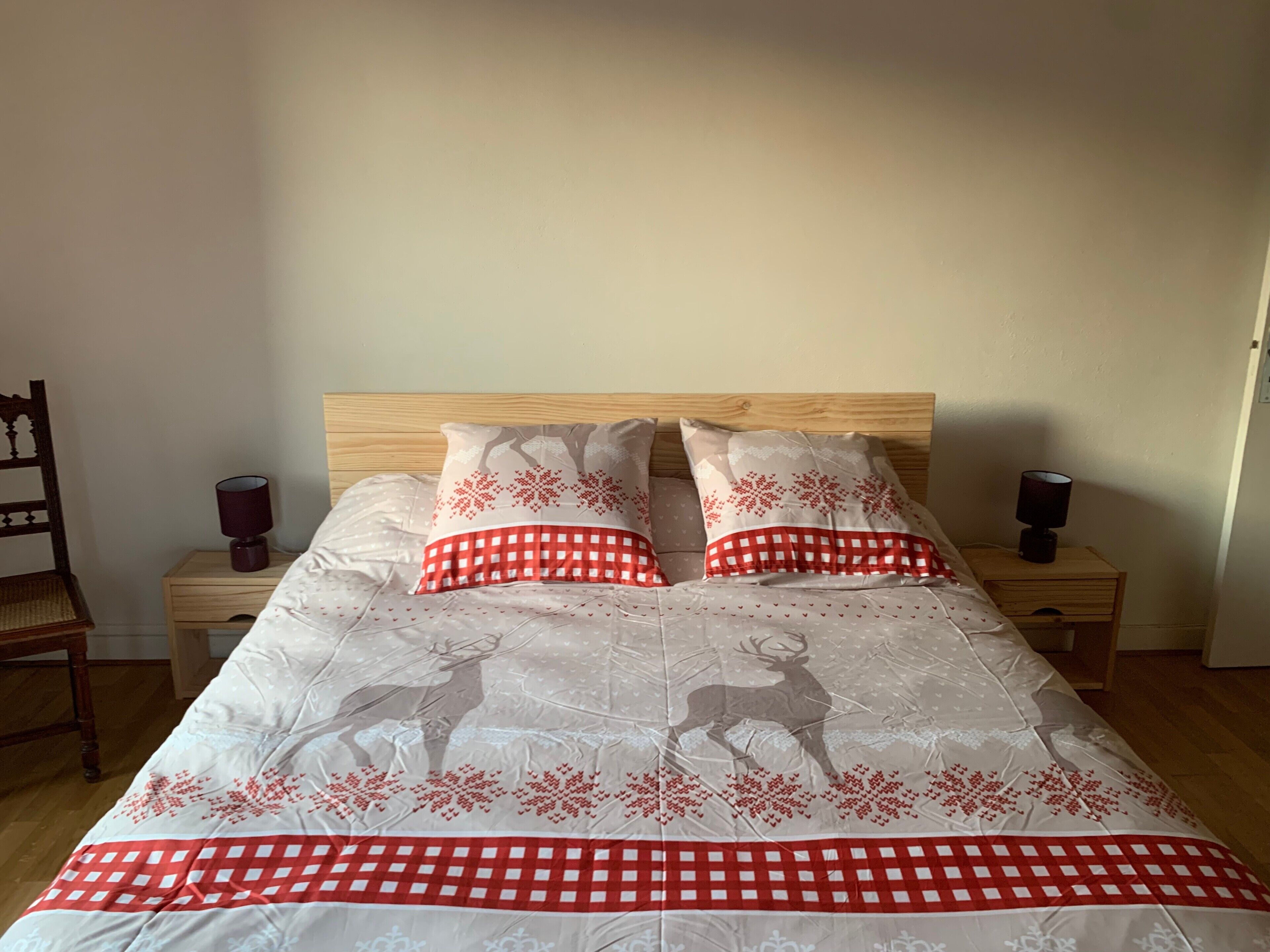 3 chambres, fer et planche à repasser