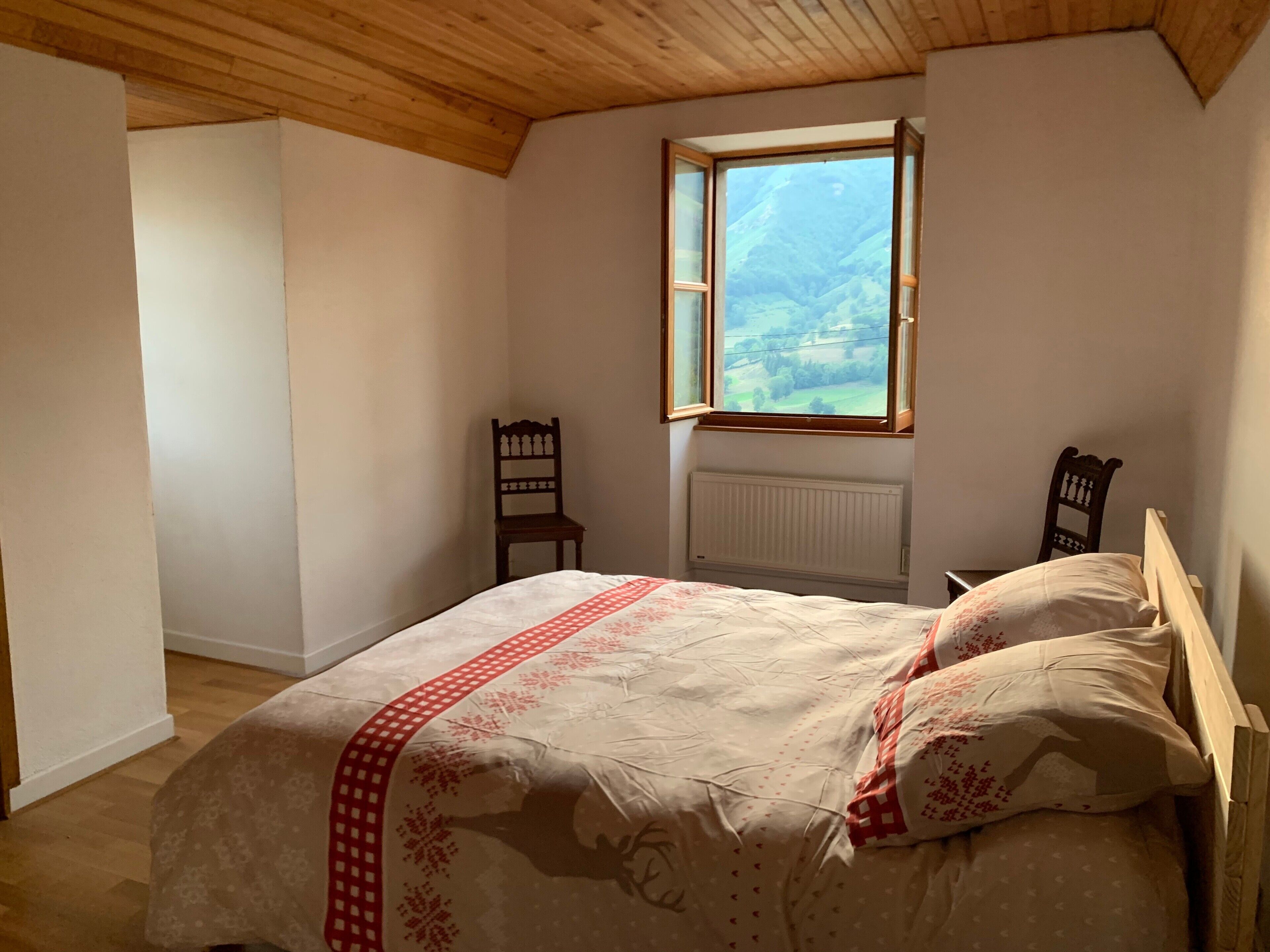 3 bedrooms, iron/ironing board