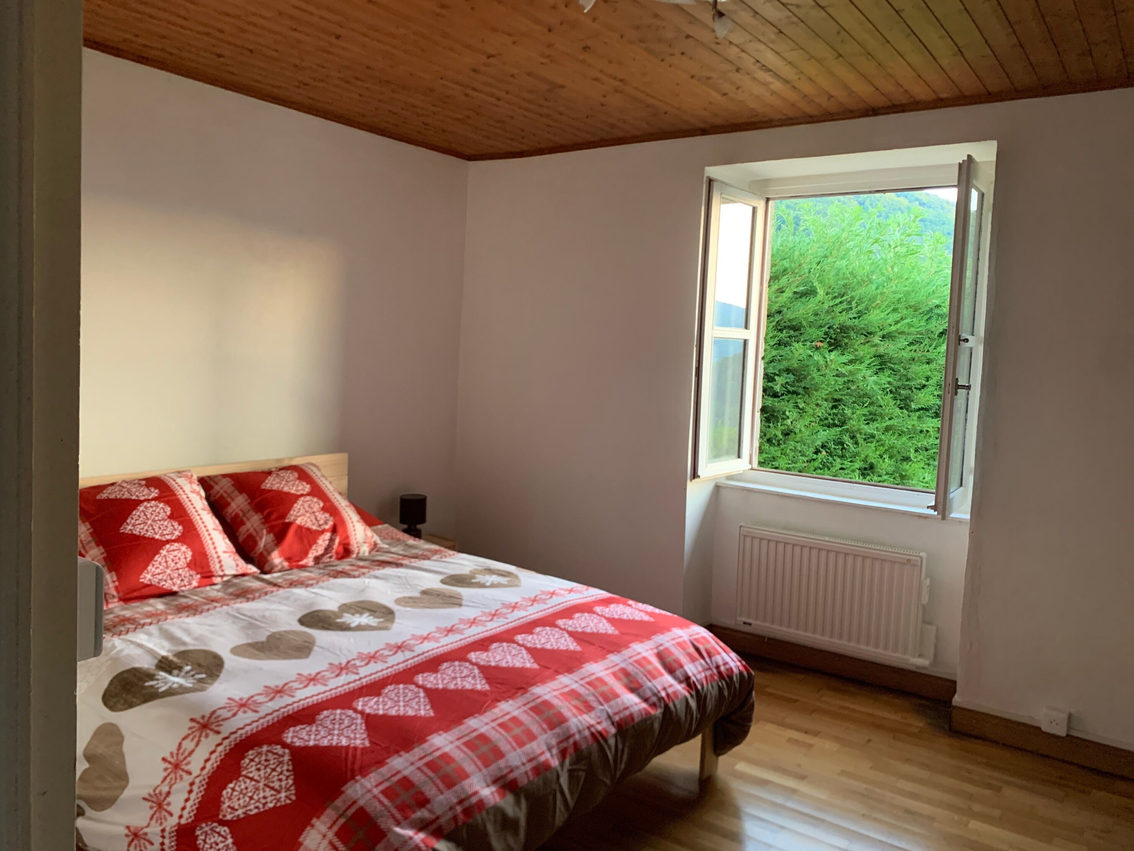 3 bedrooms, iron/ironing board