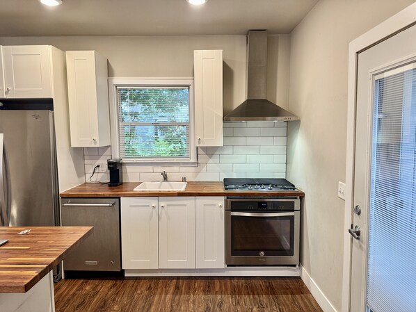 Microwave, oven, stovetop, dishwasher