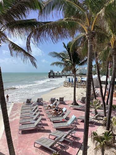 Charming 2-bedroom condo at the spectacular Coconut Beach Resort Nov 15-22-2025