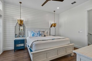 5 habitaciones, tabla de planchar con plancha, cuna de viaje y internet 