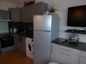 Microwave, stovetop, dishwasher