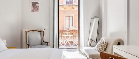 1 bedroom, desk, iron/ironing board, WiFi