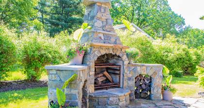 Welcome to your perfect getaway on the serene shores of Lake Eau Claire!